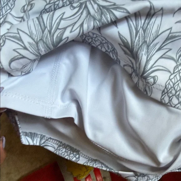 Women’s Love Fitness Pineapple Runners athletic shorts in white and gra - Picture 12 of 12